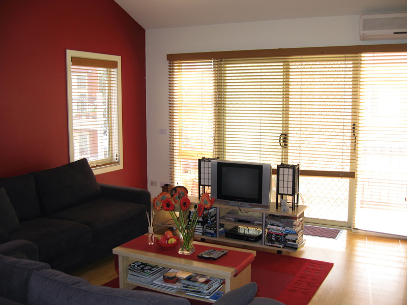 SOPHISTICATED AND STYLISH Picture 3