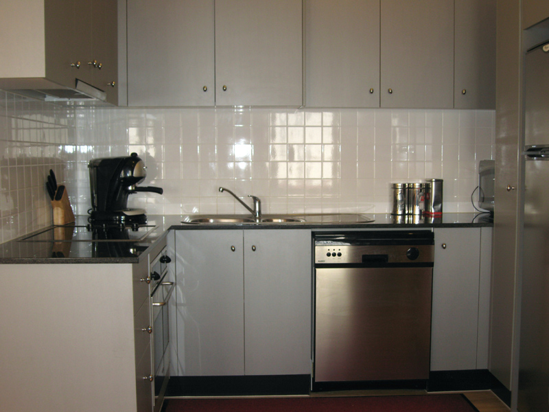 SOPHISTICATED AND STYLISH Picture 2