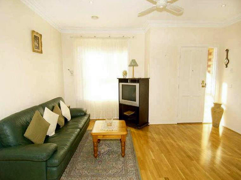 OUTSTANDING OPPORTUNITY AND LOCATION Picture 3