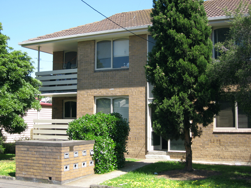 SOLID INVESTMENT & DEVELOPMENT OPPORTUNITY Picture 1