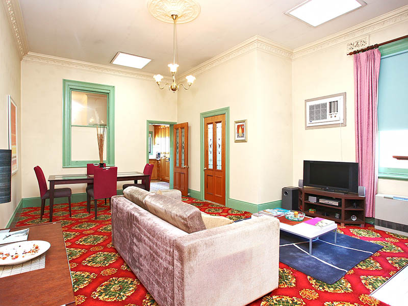 VICTORIAN SOLID BRICK SINGLE FRONT WITH SIDE DRIVE Picture 3