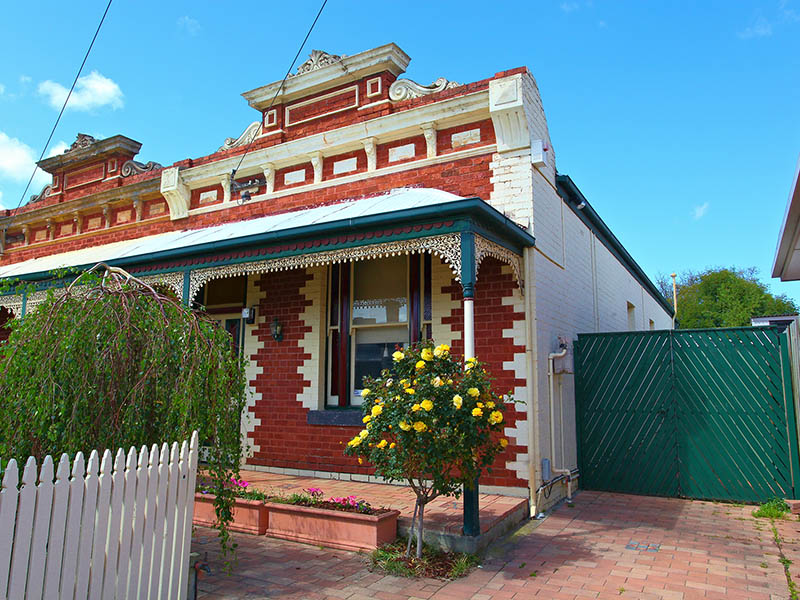 VICTORIAN SOLID BRICK SINGLE FRONT WITH SIDE DRIVE Picture 1