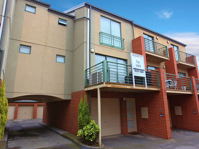 SPACIOUS AND STYLISH INNER CITY GEM Picture 1