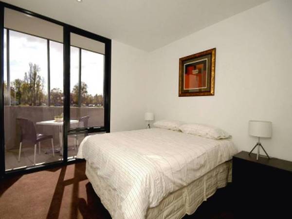 WHAT A LOCATION! Picture 2