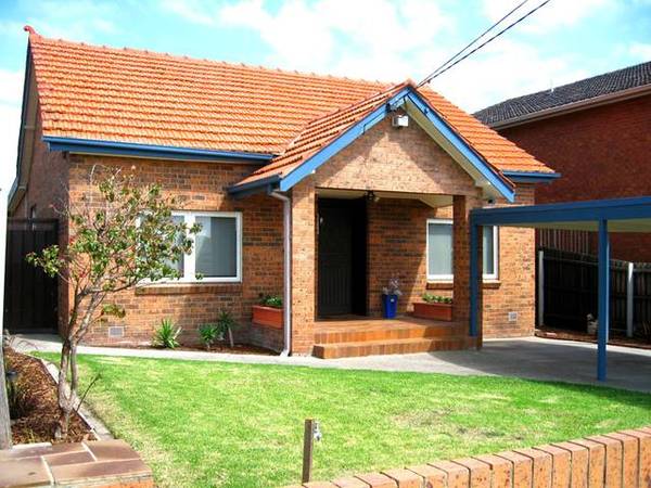 CHARMING FAMILY HOME Picture 1