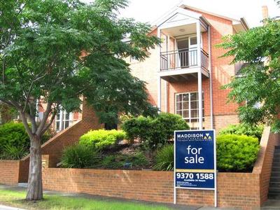 LOCATION & LIFESTYLE COME TOGETHER Picture LOCATION & LIFESTYLE COME TOGETHER Picture