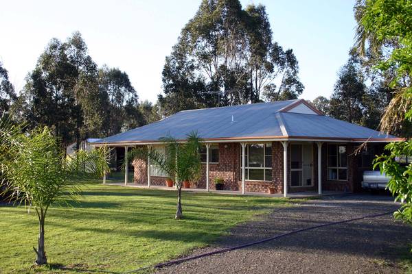 3 acres + bore Picture 1