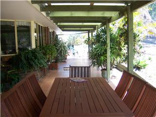 3.3 ACRES 4 BEDROOM MODERN HOME Picture 3