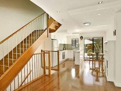 3 BEDROOM TOWN HOME Picture 3 BEDROOM TOWN HOME Picture