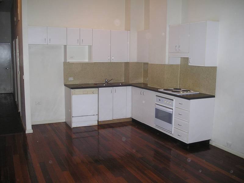 MODERN ONE BEDDER Picture 1