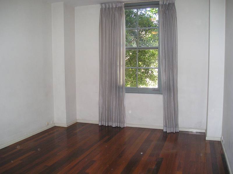 MODERN ONE BEDDER Picture 2