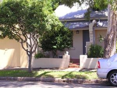 Modern Home /pet friendly Picture Modern Home /pet friendly Picture