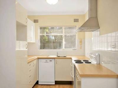 CONVENIENTLY LOCATED, BIG 2 BED UNIT Picture