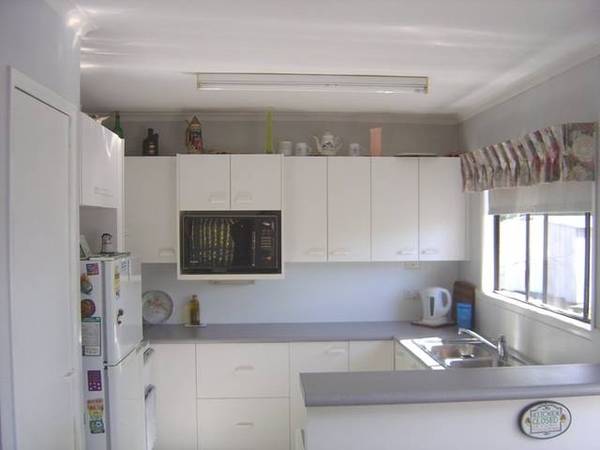 OVERLOOKING PARK Picture 2