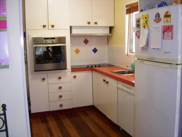 FAMILY HOME WITH POOL Picture 3