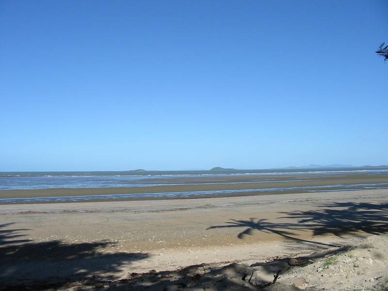 3.208 ACRES FACING THE OCEAN Picture 2