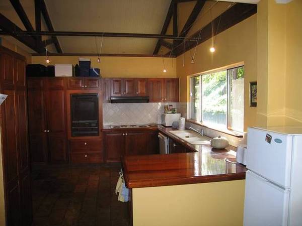 Beautiful Home with ocean views 20 minutes East Proserpine Picture 3