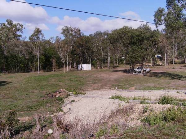 NICE
5 ACRES TO BUILD ON IN THE WHITSUNDAYS Picture 3