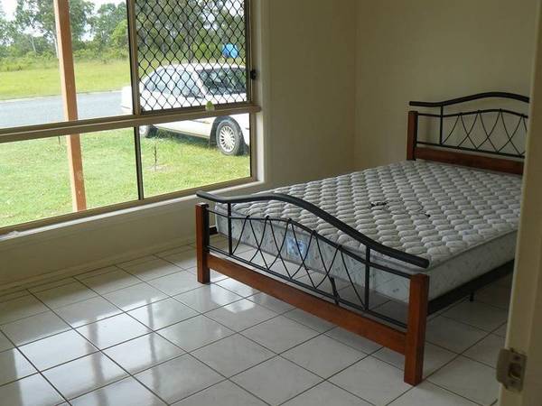 Large duplex unit 20 mins SE Proserpine Picture