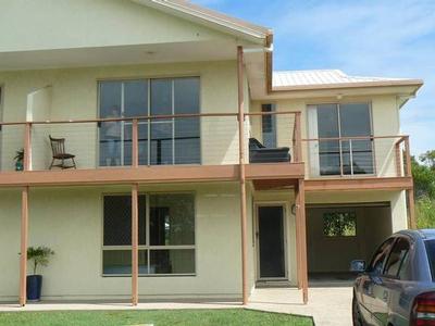 Large duplex unit 20 mins SE Proserpine Picture
