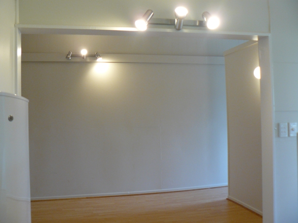 Newly renovated unit for rent! Picture 3