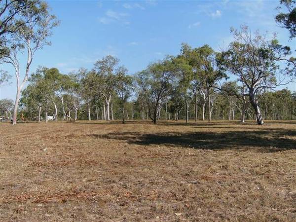 2.8 ACRES
LESS THAN 300 MTS TO OCEAN IN THE WHITSUNDAYS Picture