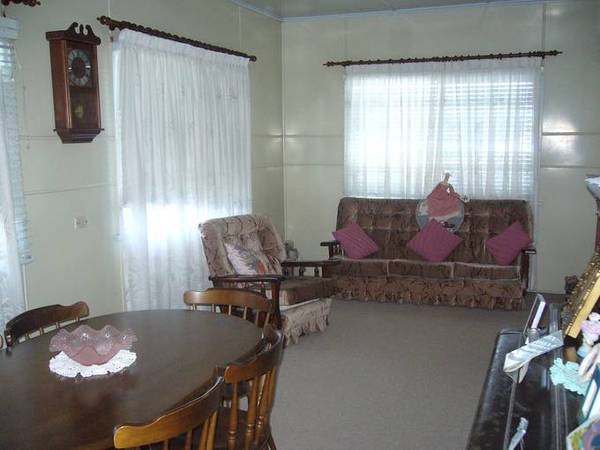 OPPORTUNITY KNOCKS Picture 3