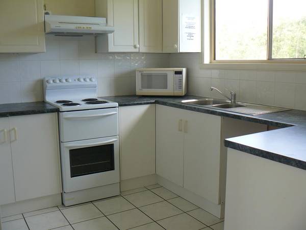 SEA VIEWS MIDGE POINT Picture 3