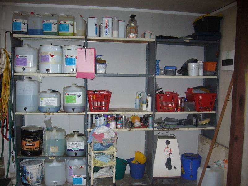 KJs SQUEEKY CLEEN BUSINESS Picture 3