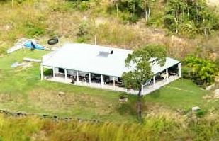 180 deg OCEAN VIEWS, CLOSE TO BEACH & SHOPS Picture 2