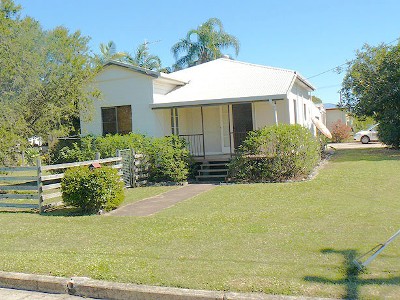 Charming Colonial Home Picture