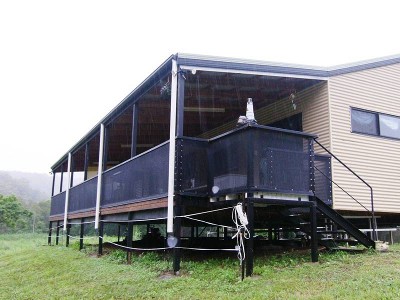 9 ACRES NESTLED IN THE RAIN FOREST Picture