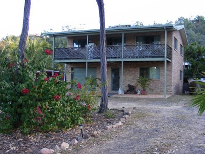 FURNISHED HOUSE, BOAT AND MOTOR, 100MTS TO BEACH Picture