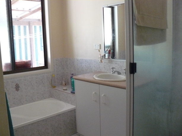 House for Rent @ Mt Julian Picture 3