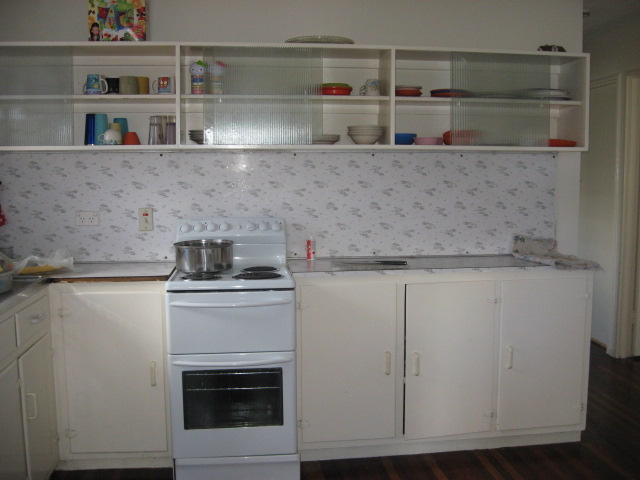 VERSATILE FAMILY HOME Picture 2