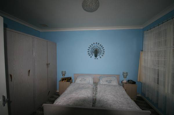 OFFERS ABOVE $300,000 Picture 3