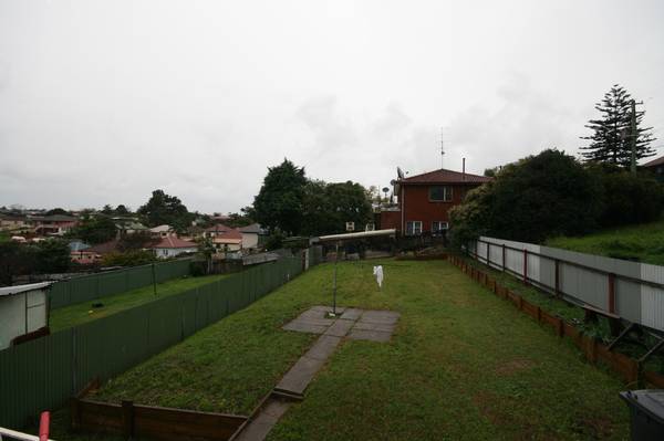 3 BEDROOM HOME! Picture 3