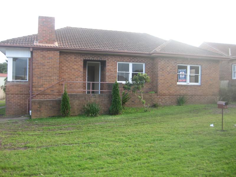 LARGE 3 BEDROOM HOME!! Picture 1