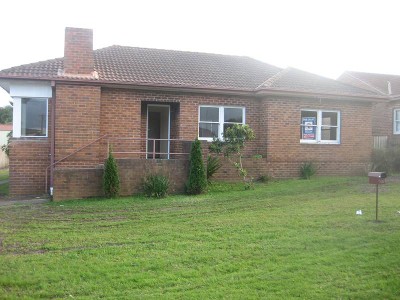 LARGE 3 BEDROOM HOME!! Picture