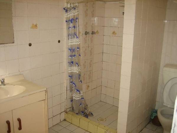 CLOSE TO ALL AMENITIES! Picture