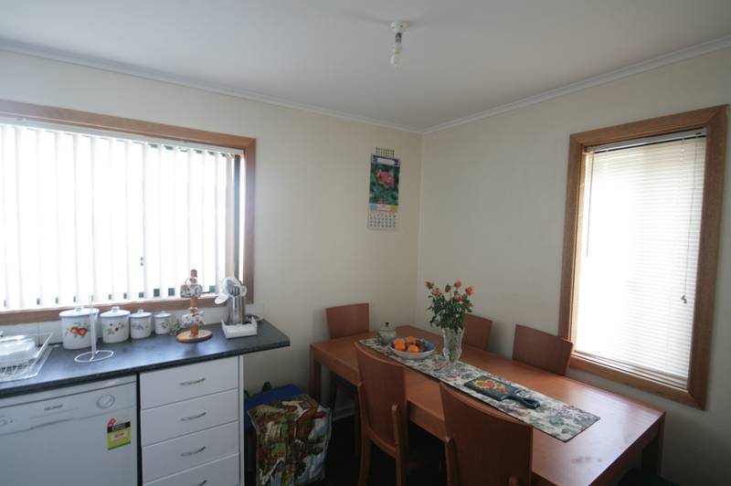 JUST RIGHT!! Picture 3