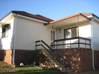 3 BEDROOM HOME Picture 1