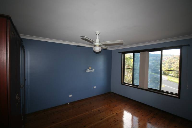 A LITTLE SLICE OF SUBURBIA!! Picture 2