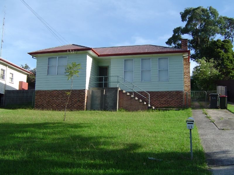 NEAT & TIDY 2 BEDROOM HOME Picture 1