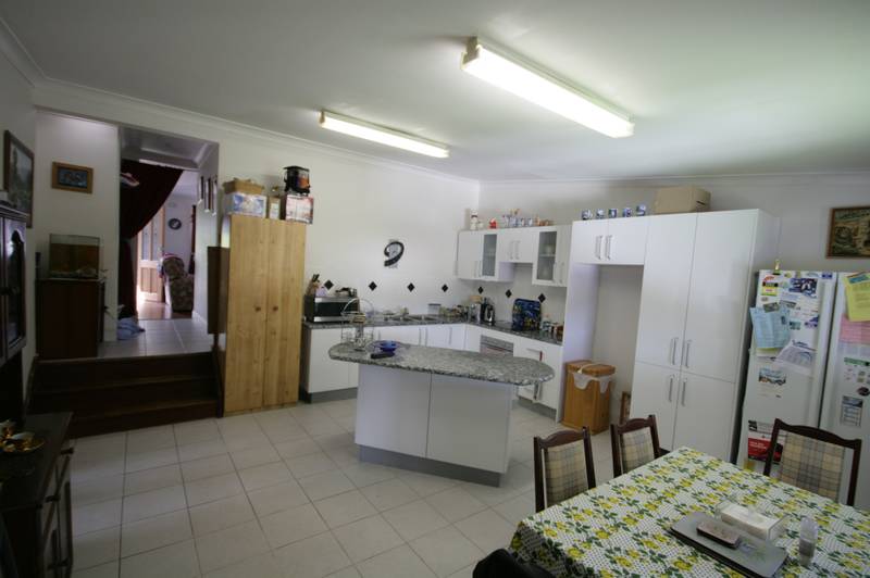 BIG HOME, SMALL PRICE!! Picture 1