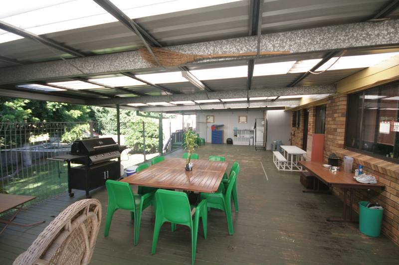 LOVELY 3 BEDROOM + HUGE RUMPUS!! Picture 3