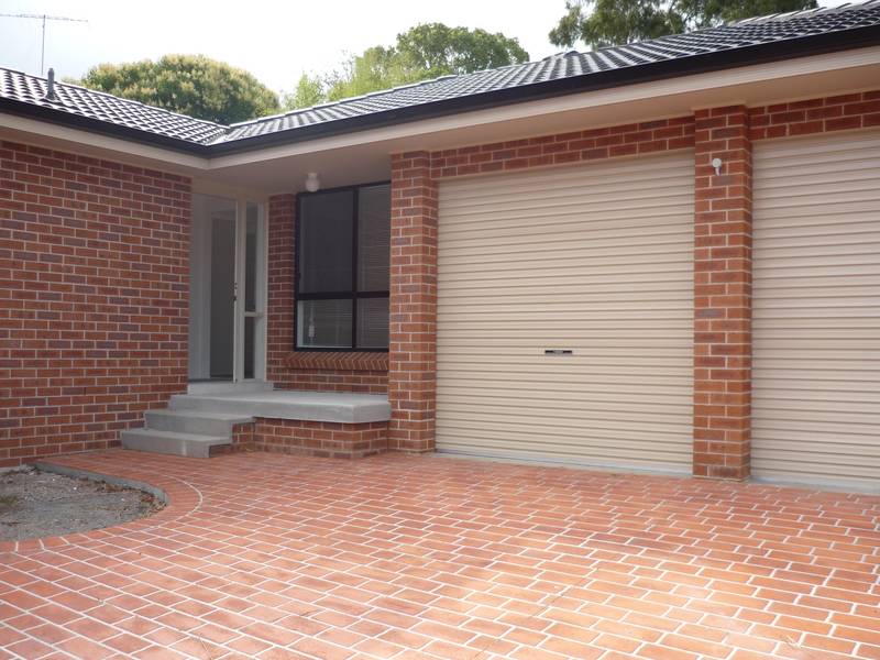 BRAND NEW!! Picture 1