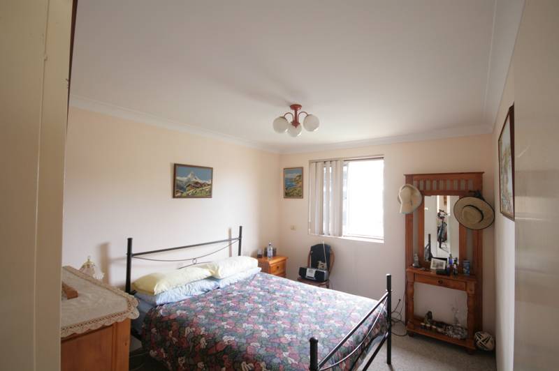 POSITION IS RIGHT! Picture 2