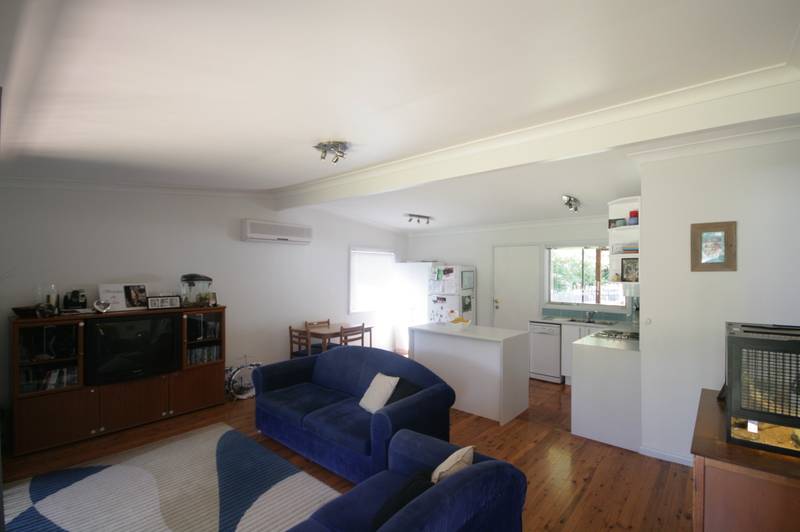 A LITTLE BEAUTY Picture 2