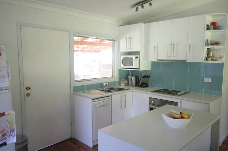 A LITTLE BEAUTY Picture 3